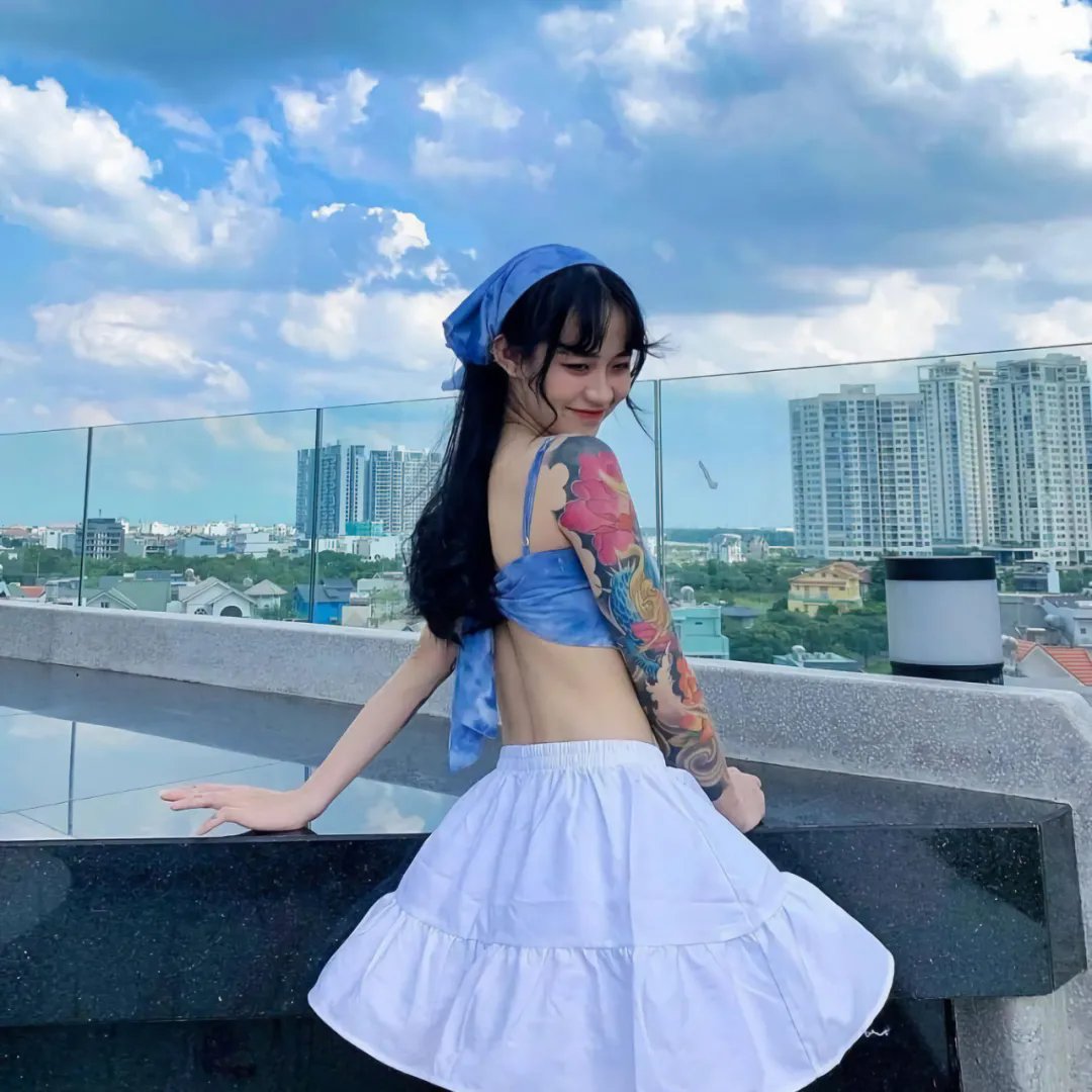 属鼠的夫人首屏封面